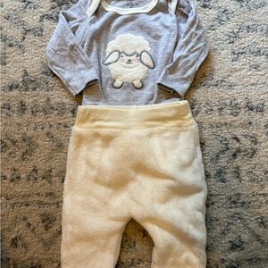 Cute Sheep Baby Outfit in Gray and Cream